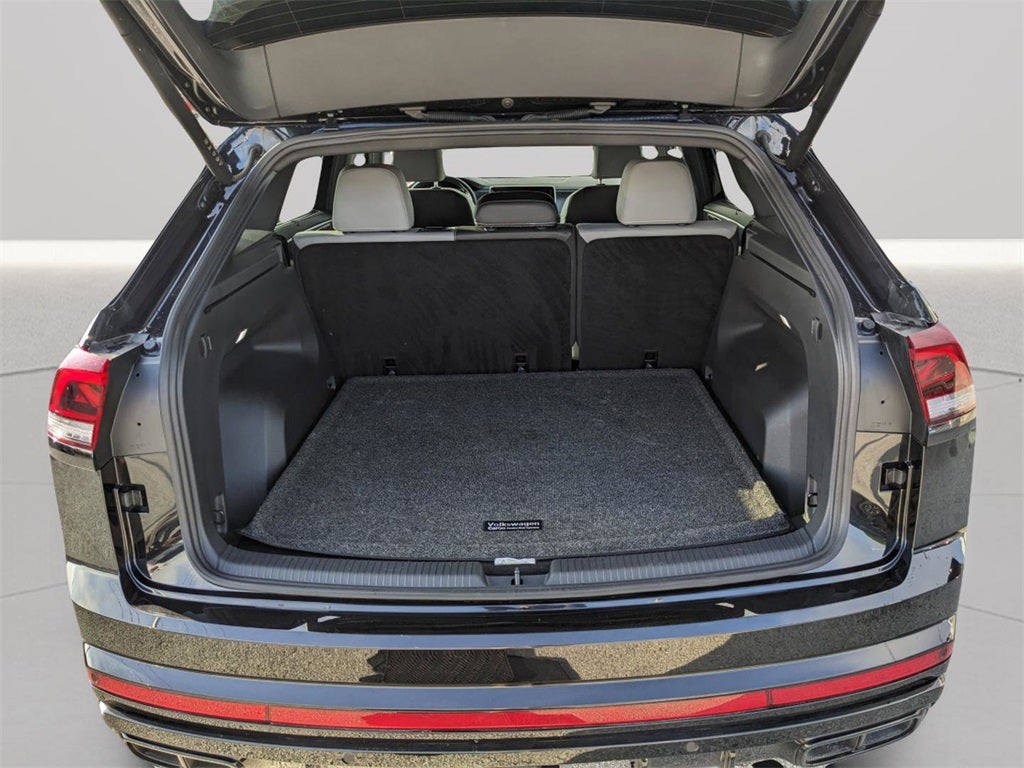 2025 Volkswagen Atlas Cross Sport 2.0T SEL R-Line Black