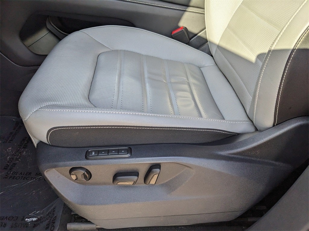 2025 Volkswagen Atlas Cross Sport 2.0T SEL R-Line Black