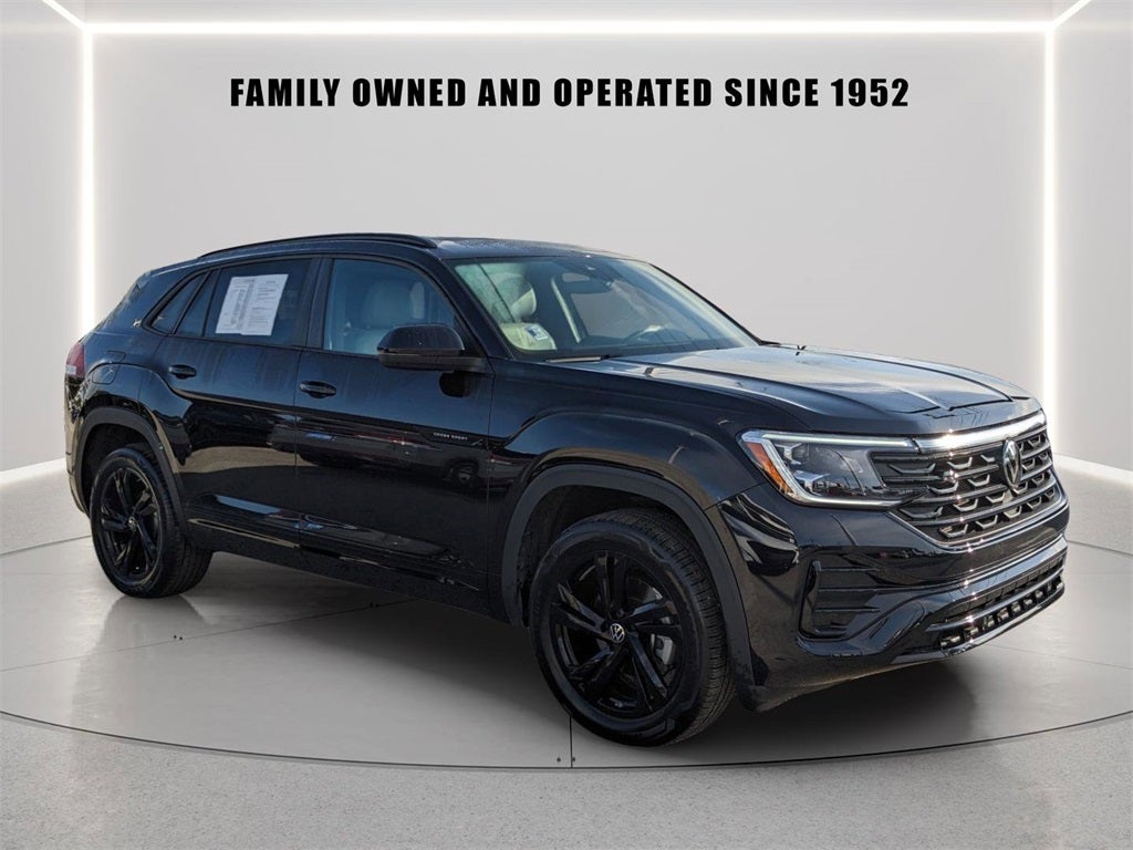 2025 Volkswagen Atlas Cross Sport 2.0T SEL R-Line Black
