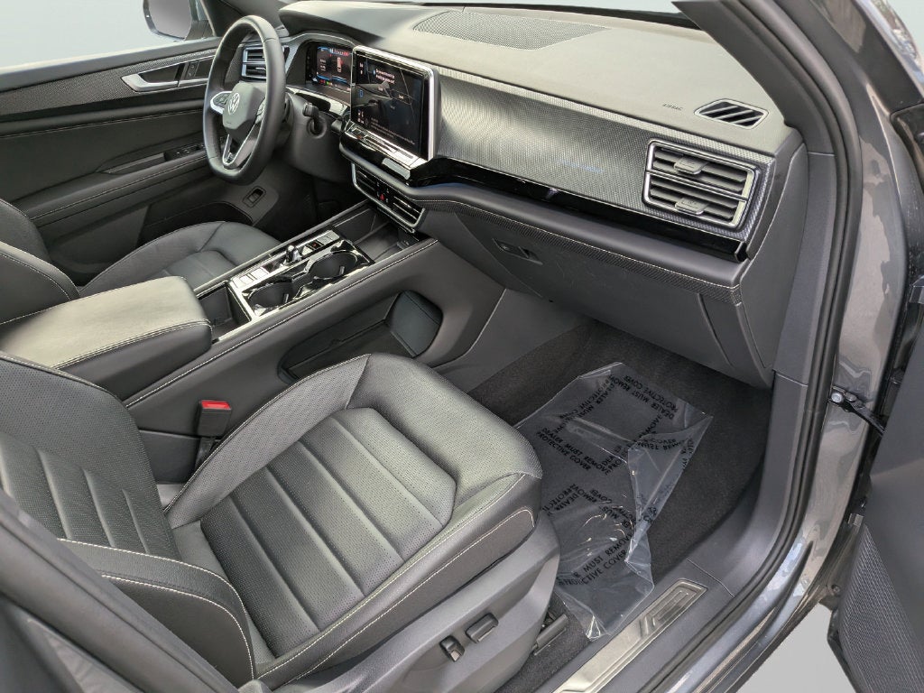 2024 Volkswagen Atlas Cross Sport 2.0T SEL R-Line