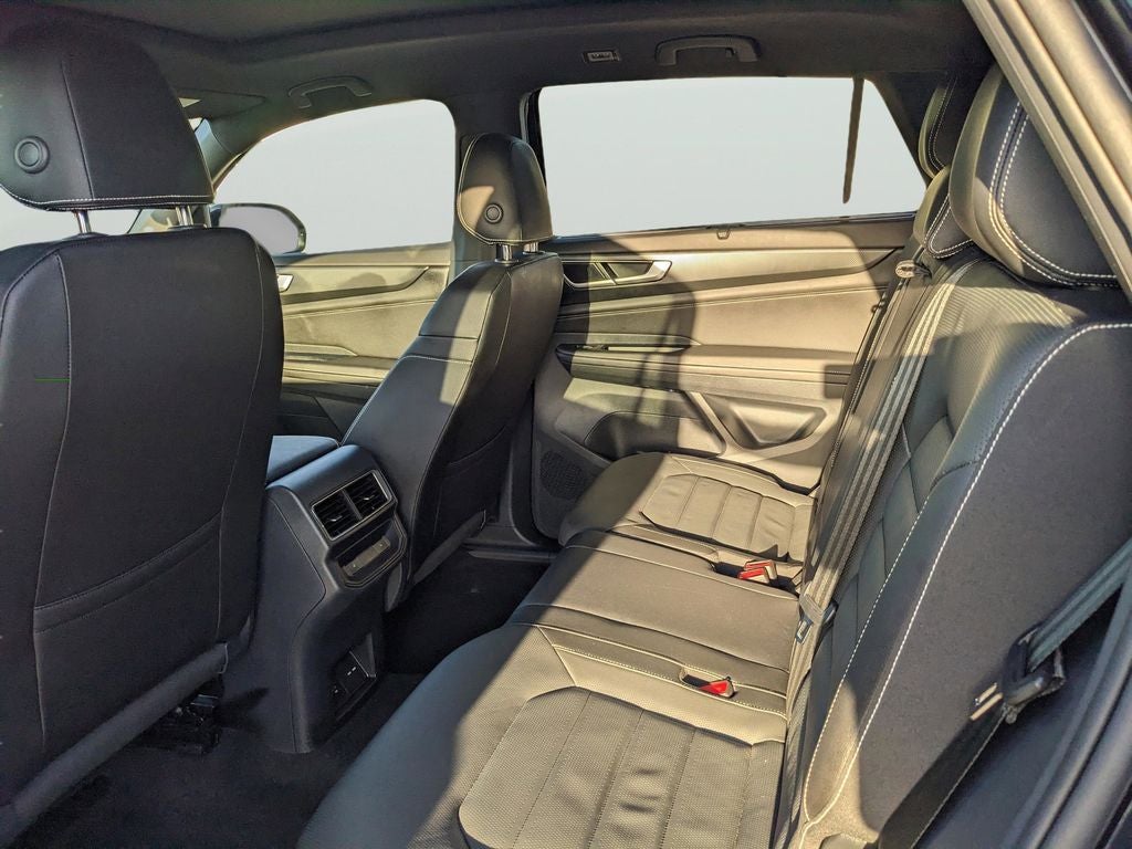 2025 Volkswagen Atlas Cross Sport 2.0T SEL R-Line Black