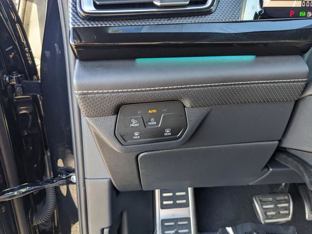 2025 Volkswagen Atlas Cross Sport 2.0T SEL R-Line Black