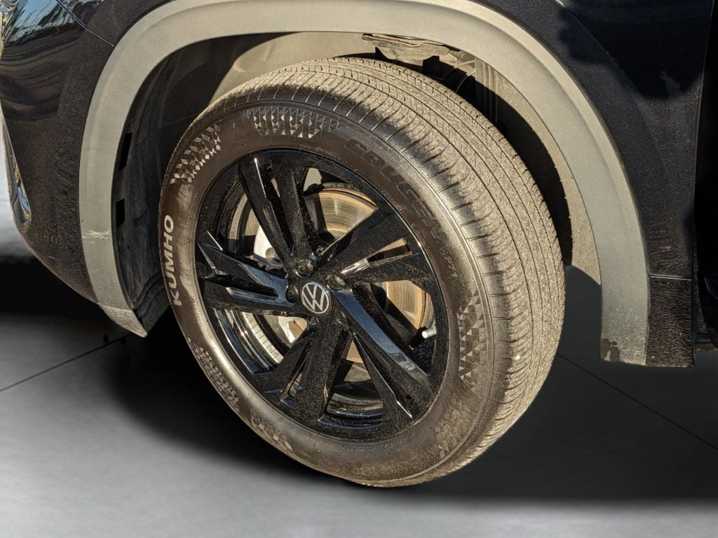 2025 Volkswagen Atlas Cross Sport 2.0T SEL R-Line Black