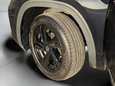 2025 Volkswagen Atlas Cross Sport 2.0T SEL R-Line Black