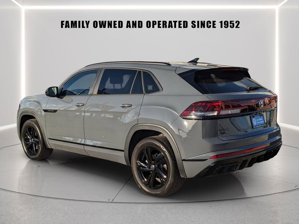 2025 Volkswagen Atlas Cross Sport 2.0T SEL R-Line Black