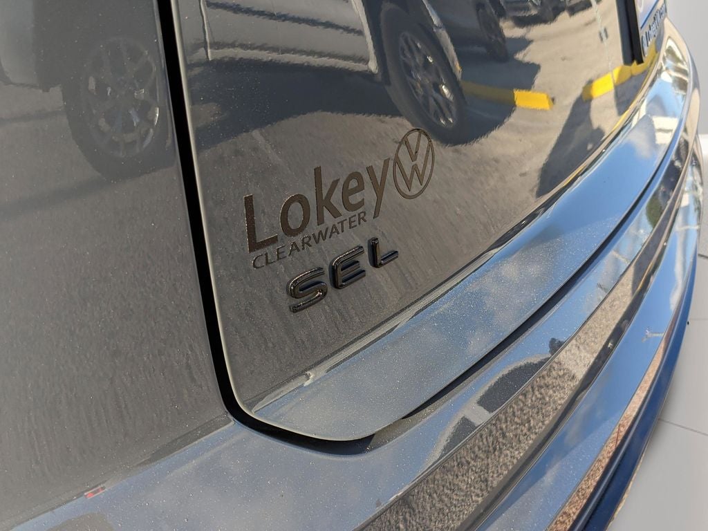 2025 Volkswagen Atlas Cross Sport 2.0T SEL R-Line Black