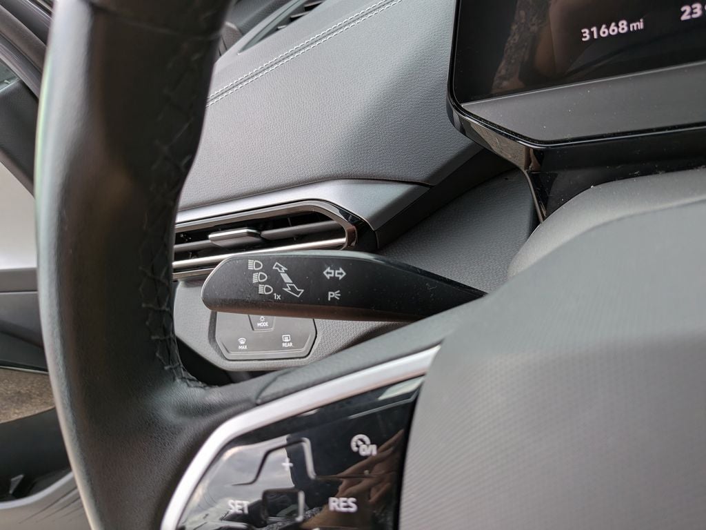 2023 Volkswagen ID.4 Pro