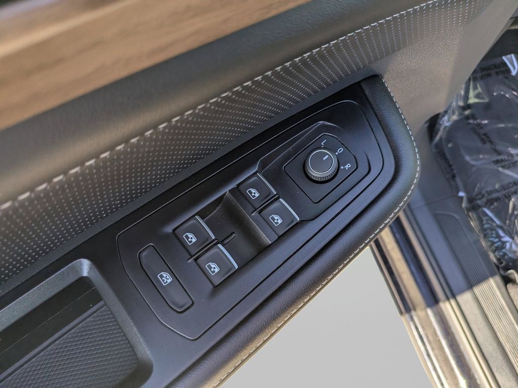2025 Volkswagen Atlas 2.0T SE