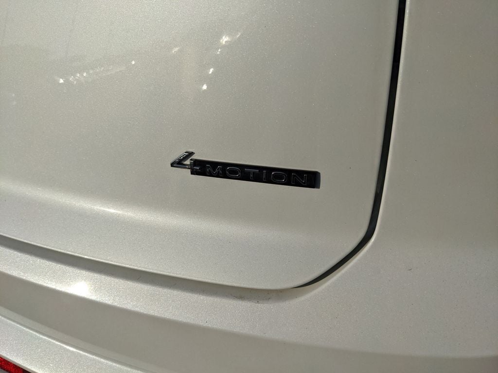 2025 Volkswagen Atlas Cross Sport 2.0T SEL Premium R-Line