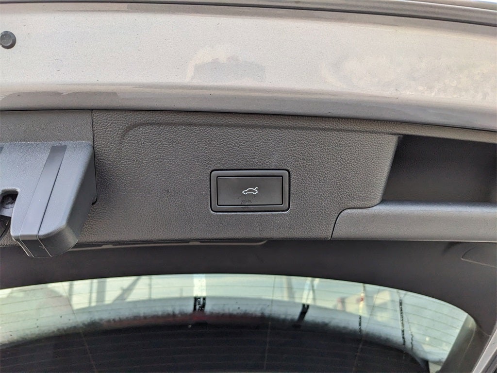 2025 Volkswagen Atlas Cross Sport 2.0T SEL Premium R-Line