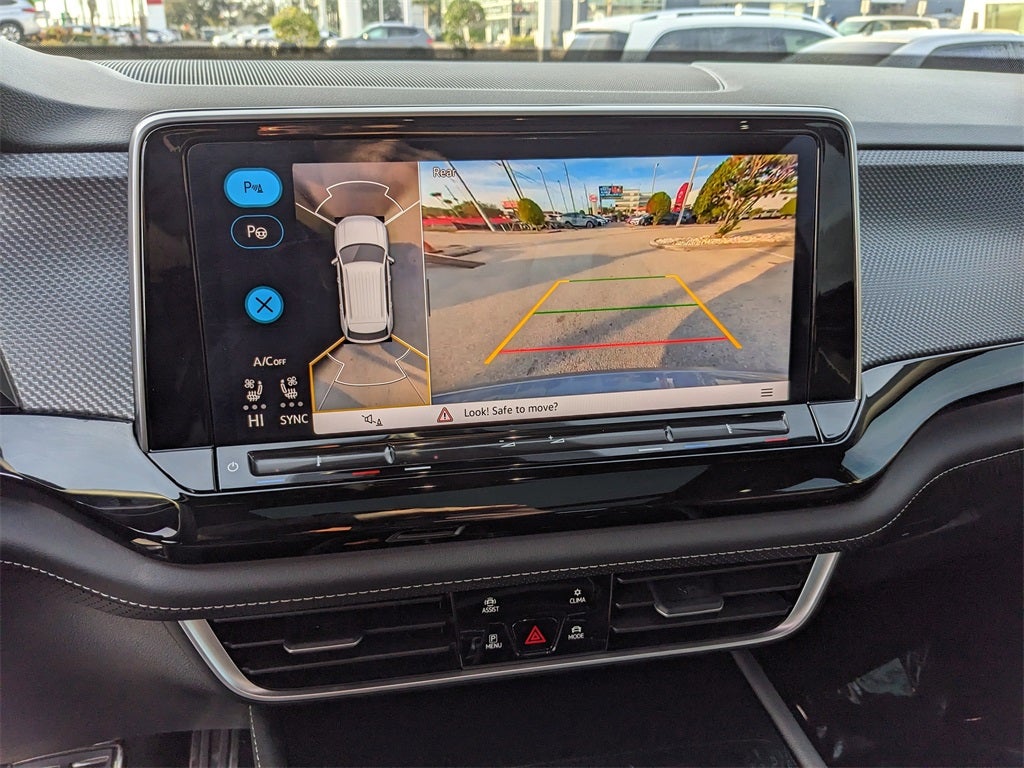 2025 Volkswagen Atlas Cross Sport 2.0T SEL Premium R-Line