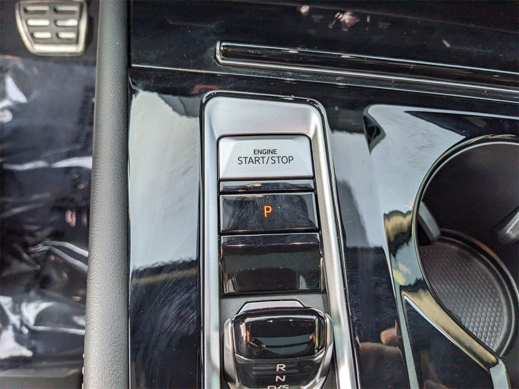 2025 Volkswagen Atlas Cross Sport 2.0T SEL Premium R-Line