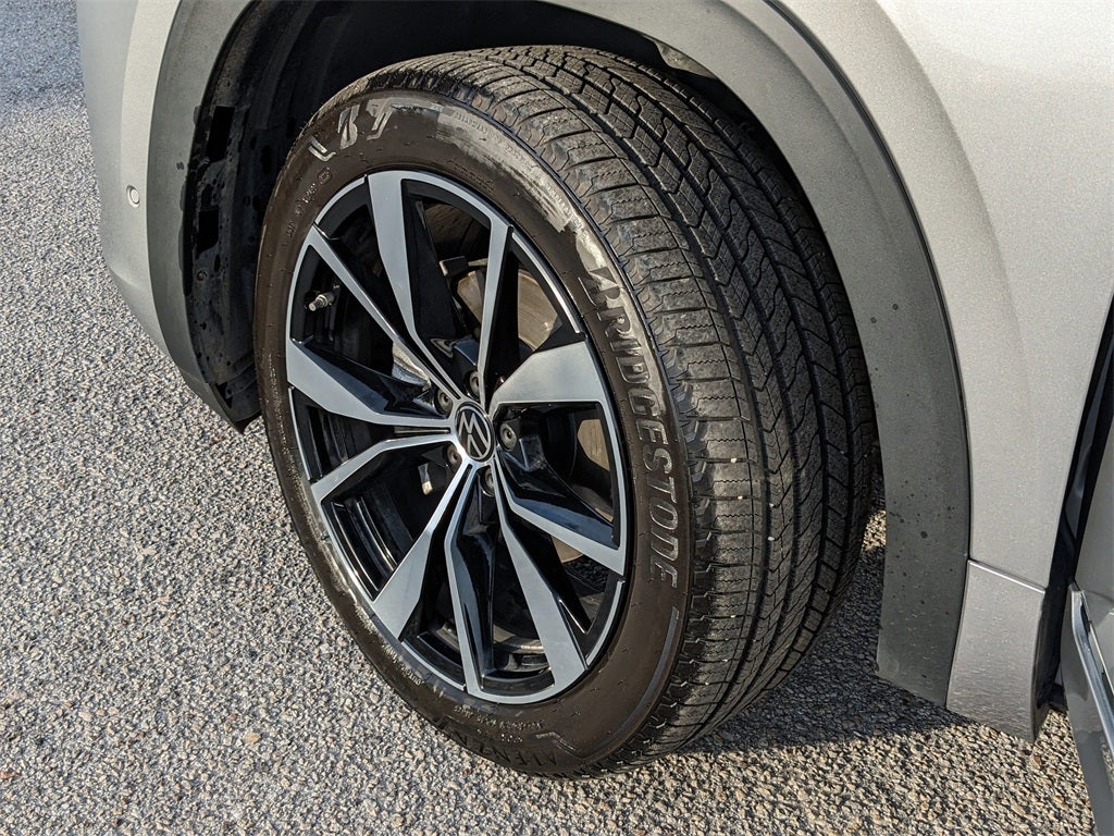 2025 Volkswagen Atlas Cross Sport 2.0T SEL Premium R-Line