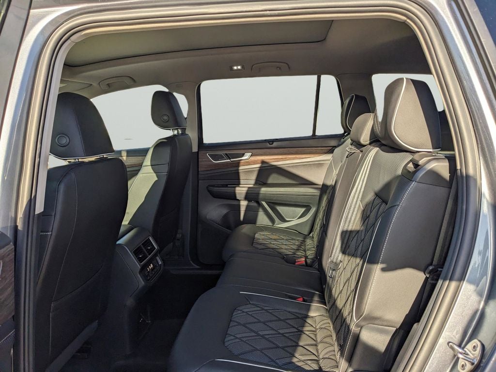 2025 Volkswagen Atlas 2.0T SEL Premium R-Line