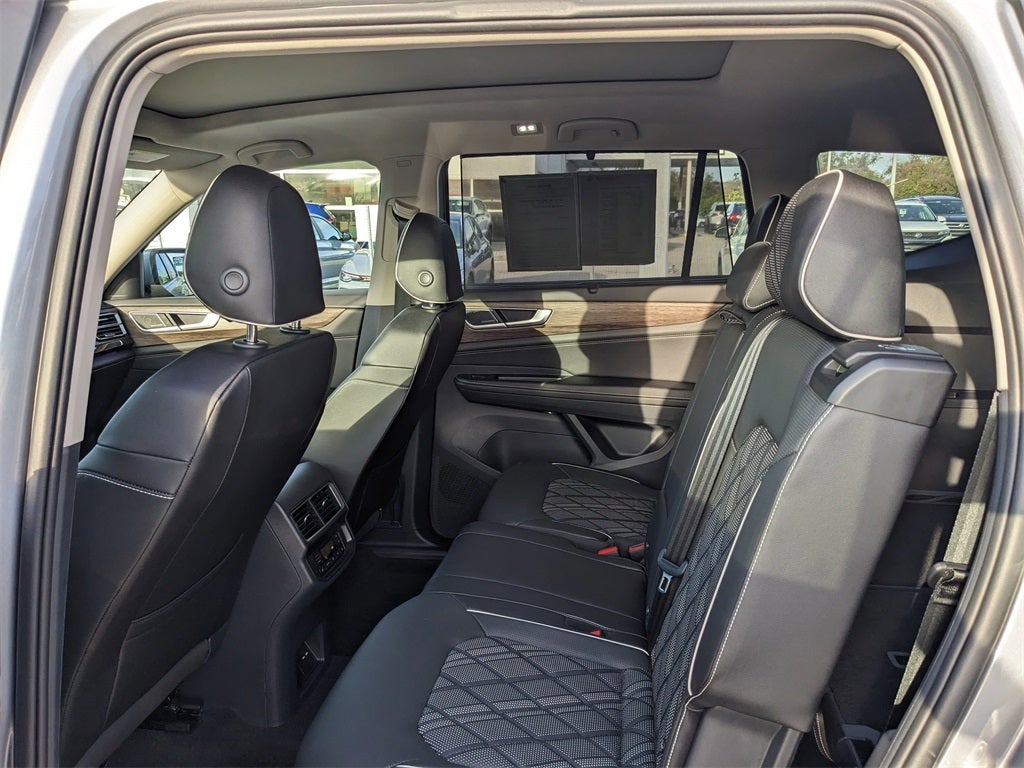 2025 Volkswagen Atlas 2.0T SEL Premium R-Line