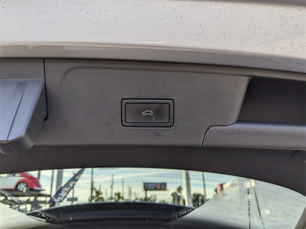 2023 Volkswagen Atlas Cross Sport 2.0T SE w/Technology