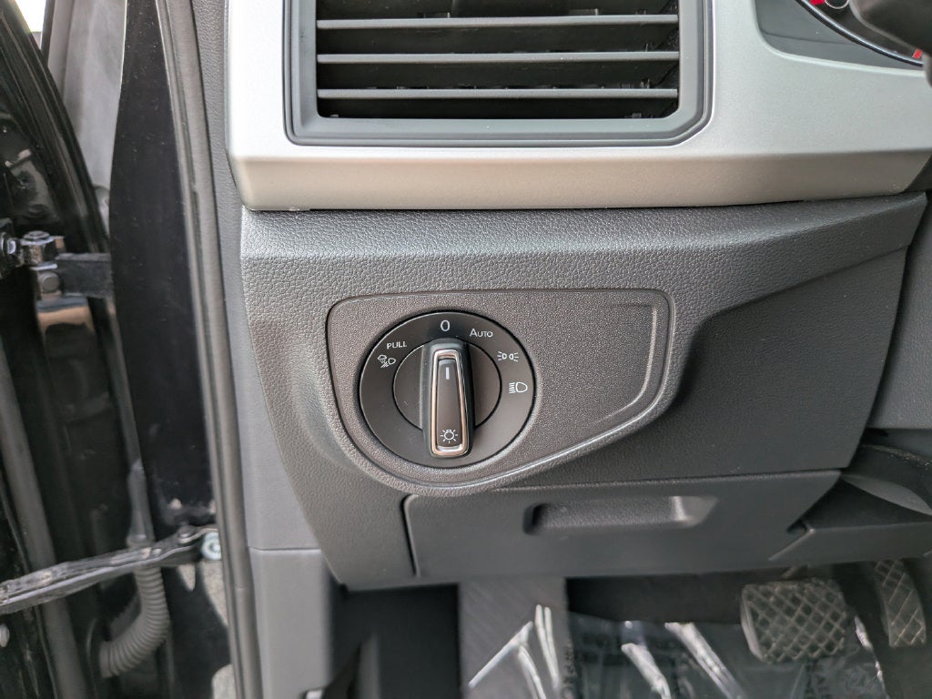 2021 Volkswagen Atlas Cross Sport 2.0T SE w/Technology