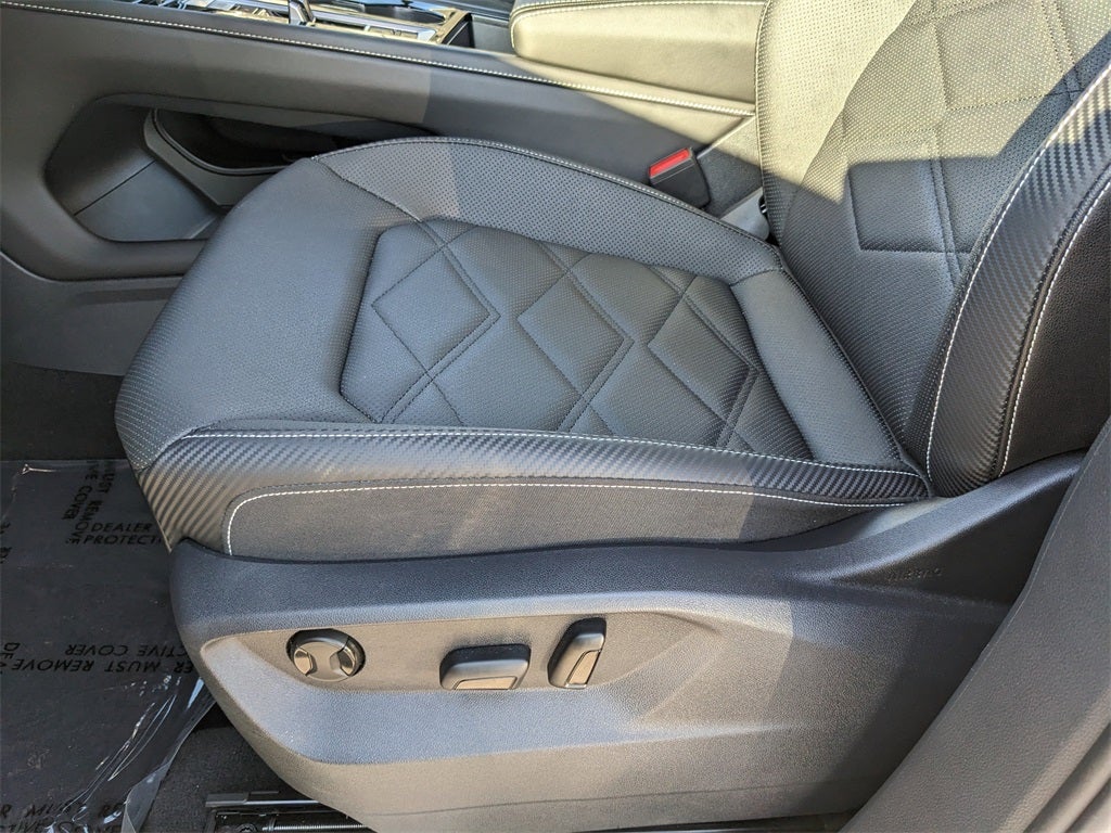 2025 Volkswagen Atlas Cross Sport 2.0T SE w/Technology