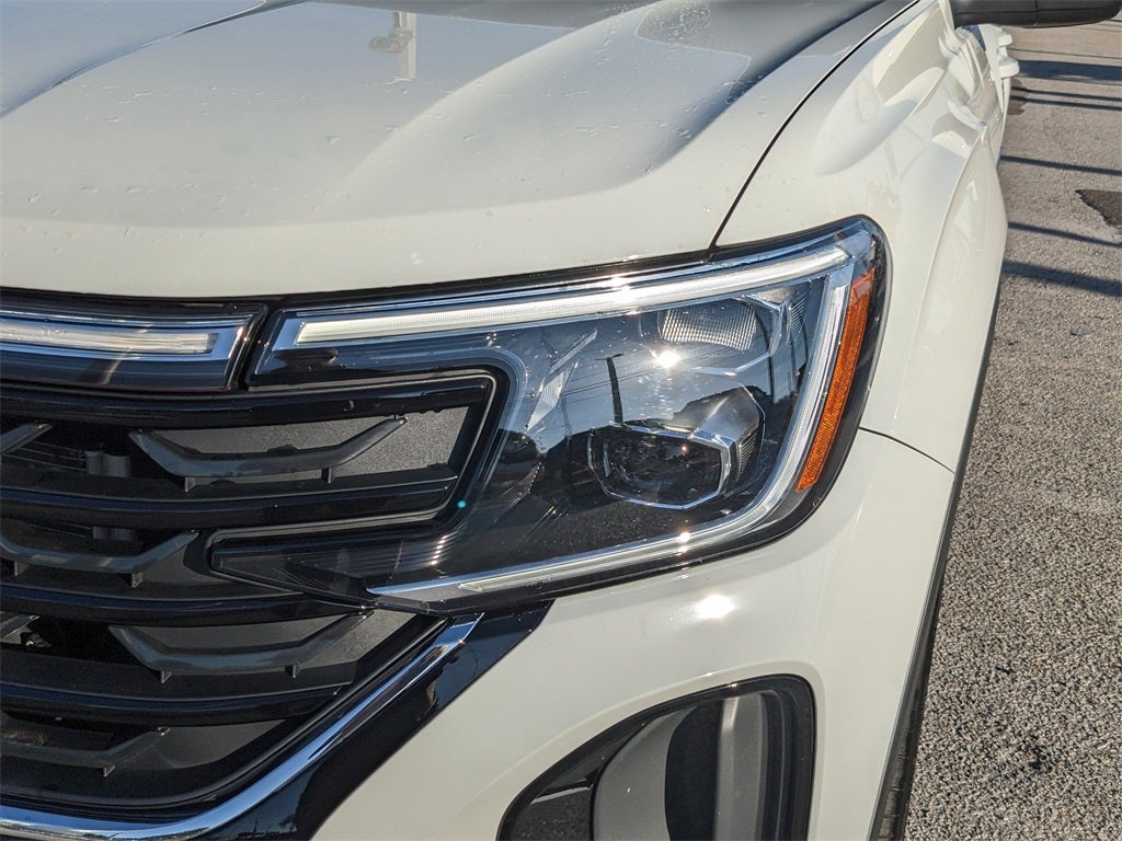 2025 Volkswagen Atlas Cross Sport 2.0T SE w/Technology