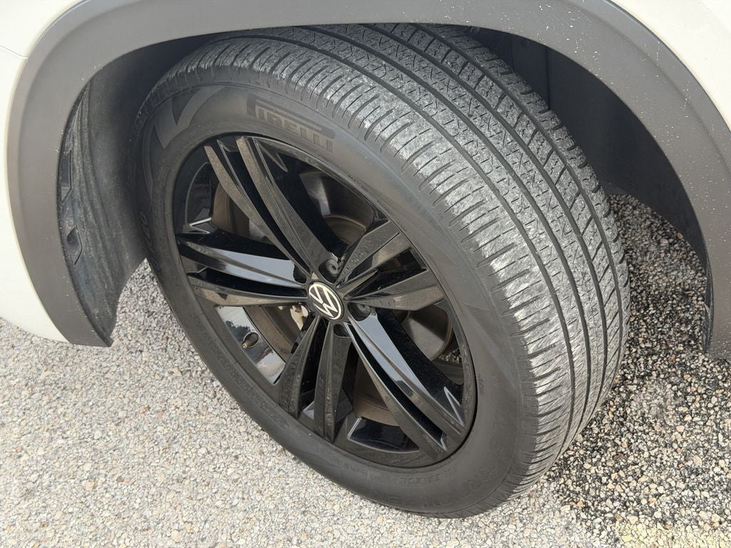 2023 Volkswagen Atlas Cross Sport 3.6L V6 SEL R-Line