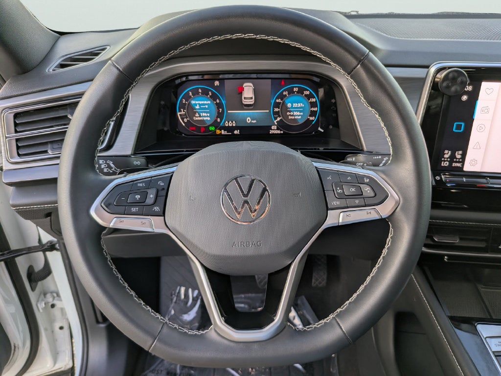 2024 Volkswagen Atlas Cross Sport 2.0T SE w/Technology