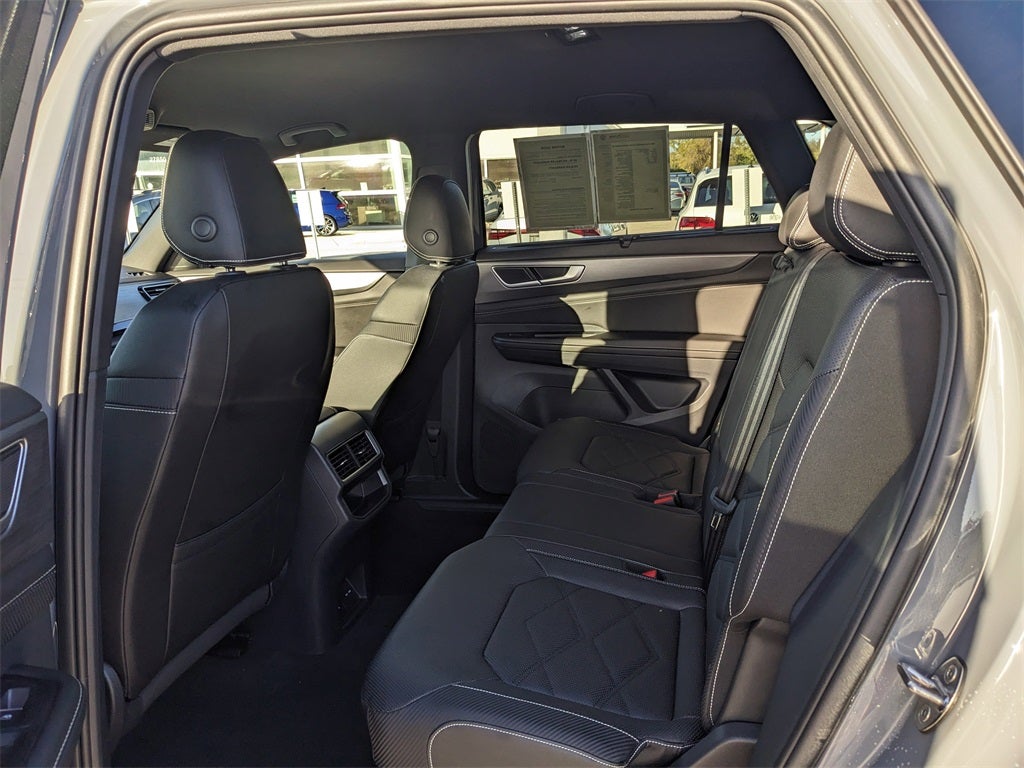 2025 Volkswagen Atlas Cross Sport 2.0T SE w/Technology