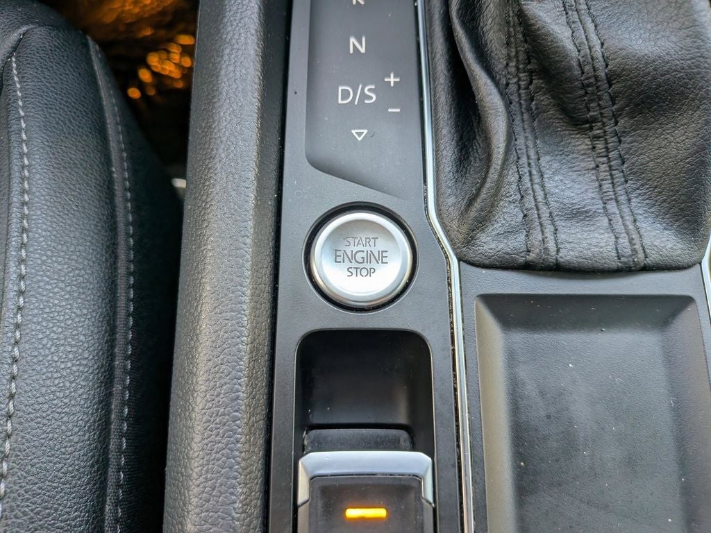 2019 Volkswagen Atlas 2.0T SE w/Technology w/Technology
