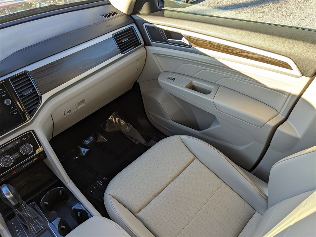 2022 Volkswagen Atlas 3.6L V6 SE w/Technology