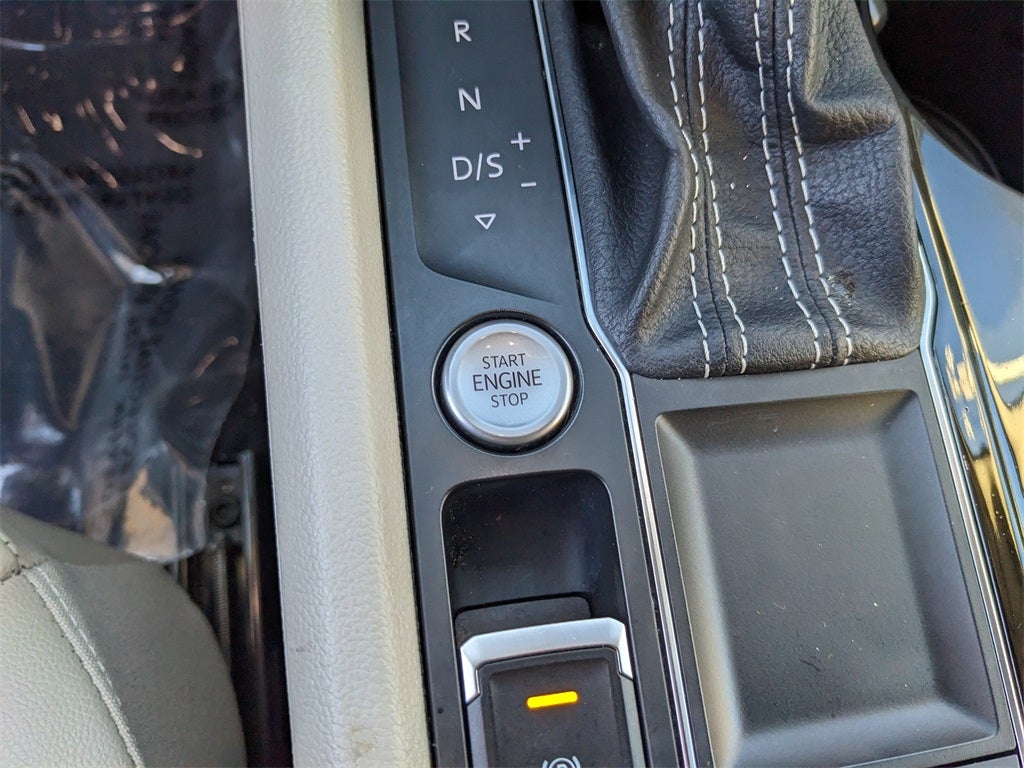 2022 Volkswagen Atlas 3.6L V6 SE w/Technology