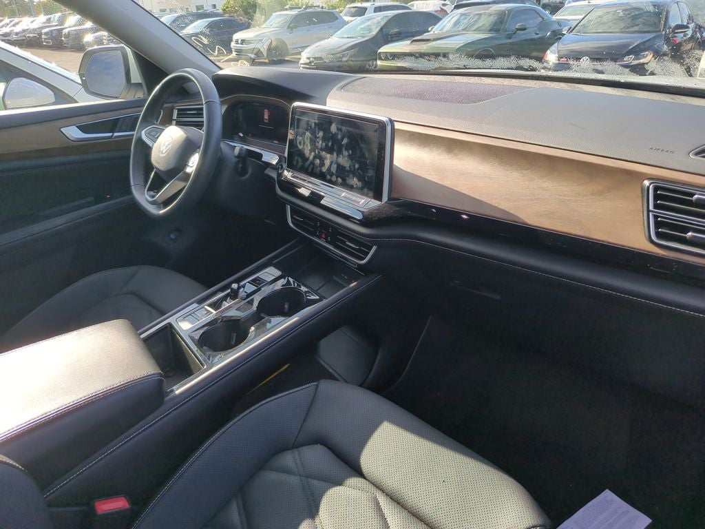 2024 Volkswagen Atlas 2.0T SE w/Technology
