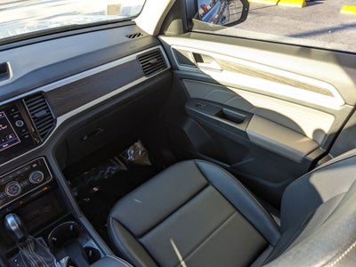 2022 Volkswagen Atlas 3.6L V6 SE w/Technology