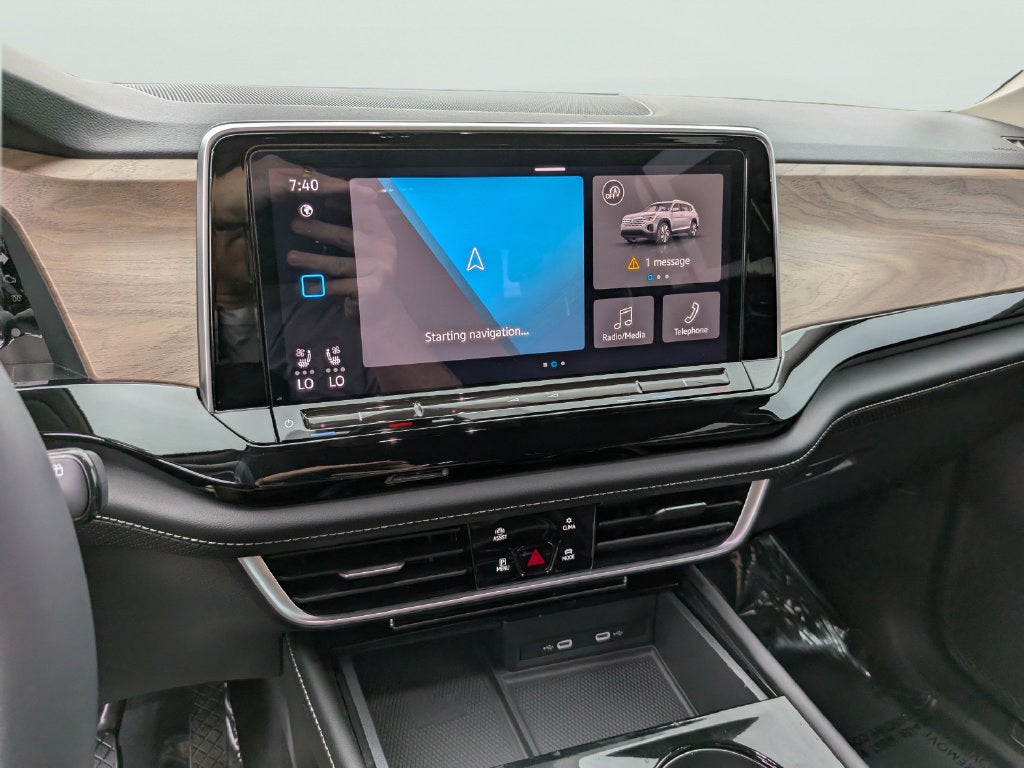 2024 Volkswagen Atlas 2.0T SE w/Technology