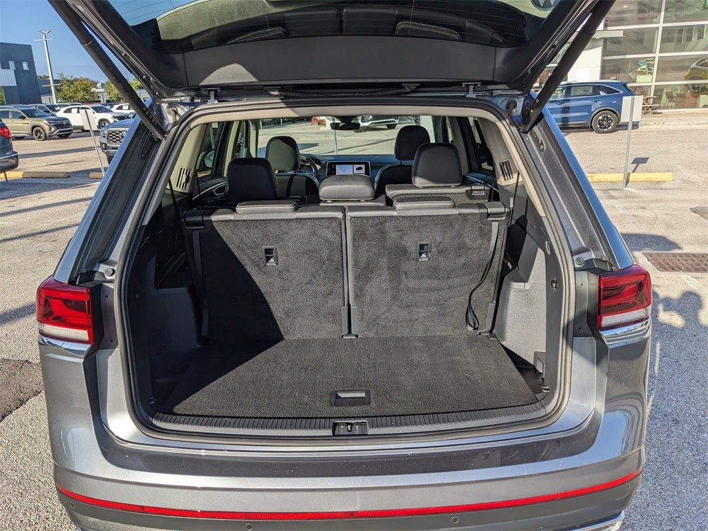 2025 Volkswagen Atlas 2.0T SE w/Technology