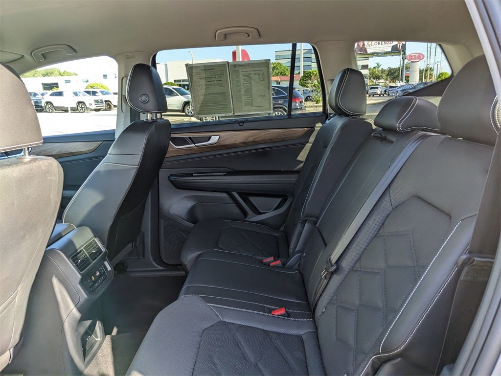 2025 Volkswagen Atlas 2.0T SE w/Technology