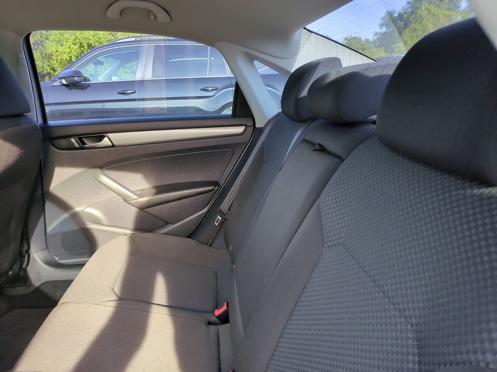 2015 Volkswagen Passat 1.8T S