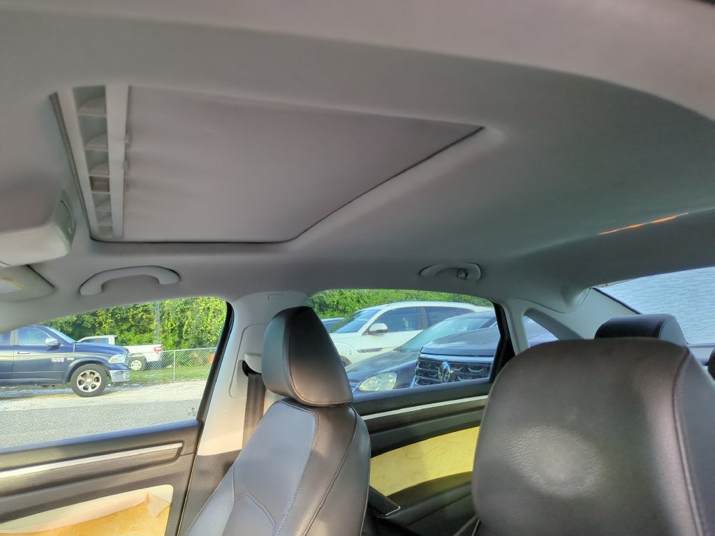 2017 Volkswagen Passat 1.8T SE w/Technology