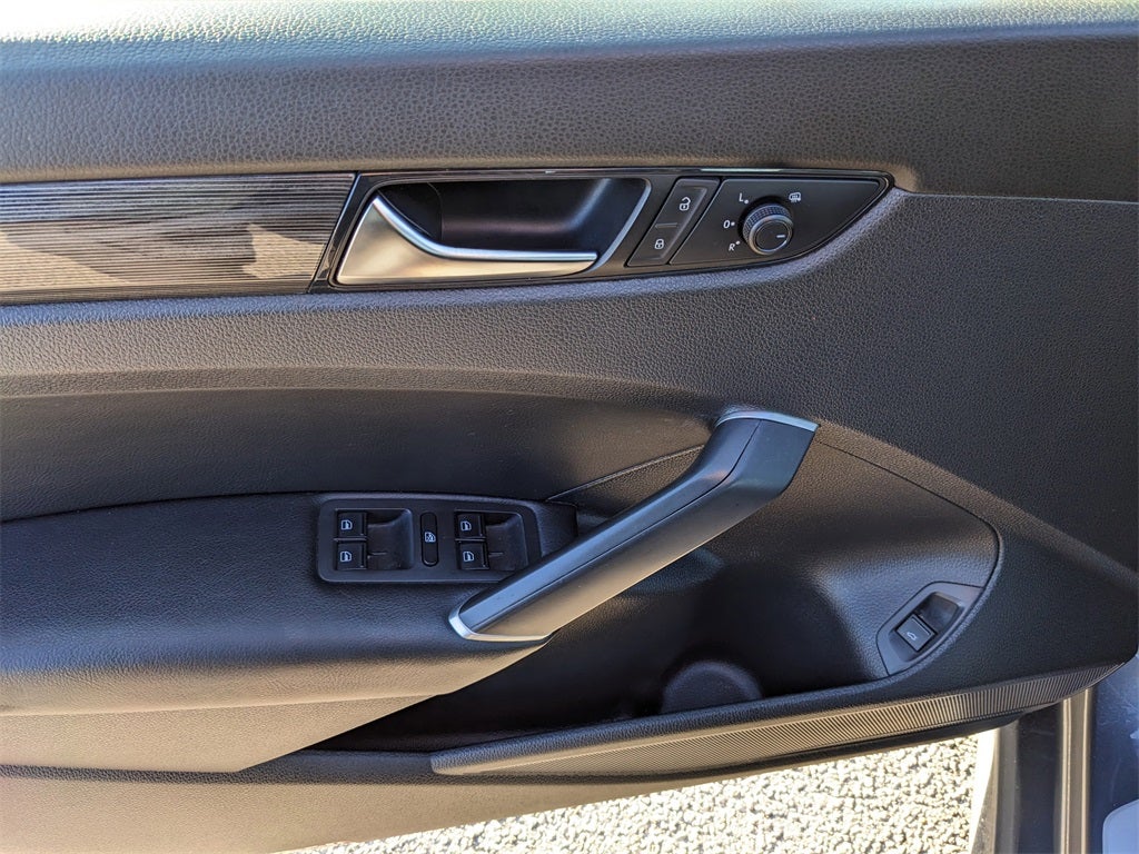 2021 Volkswagen Passat 2.0T R-Line