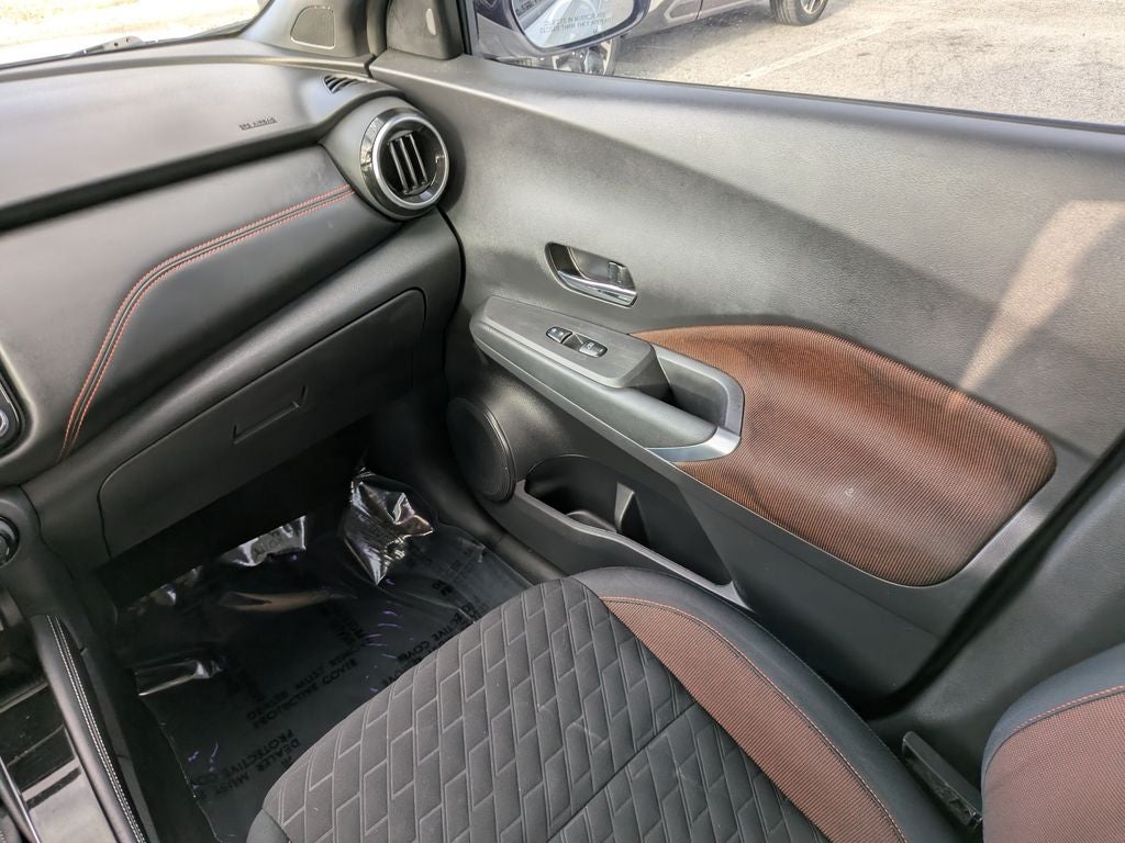 2021 Nissan Kicks SR