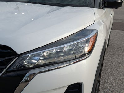2021 Nissan Kicks SR