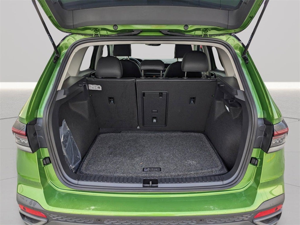 2025 Volkswagen Taos 1.5T SE Black