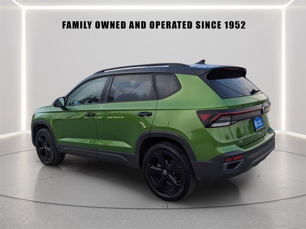 2025 Volkswagen Taos 1.5T SE Black