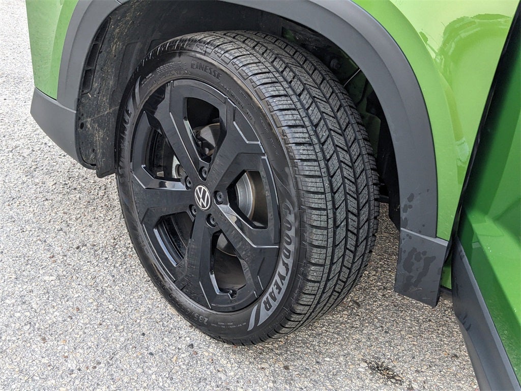 2025 Volkswagen Taos 1.5T SE Black