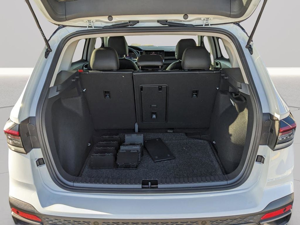 2025 Volkswagen Taos 1.5T SE Black