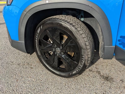 2025 Volkswagen Taos 1.5T SE Black