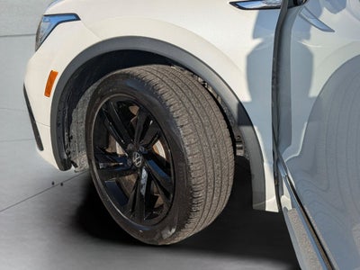 2024 Volkswagen Tiguan 2.0T SE R-Line Black