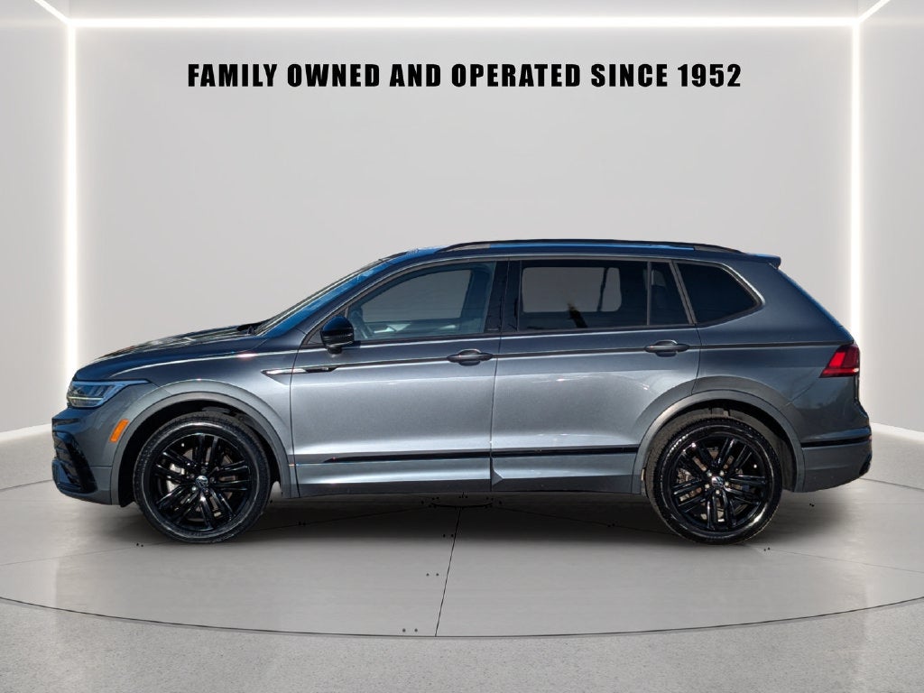 2022 Volkswagen Tiguan 2.0T SE R-Line Black