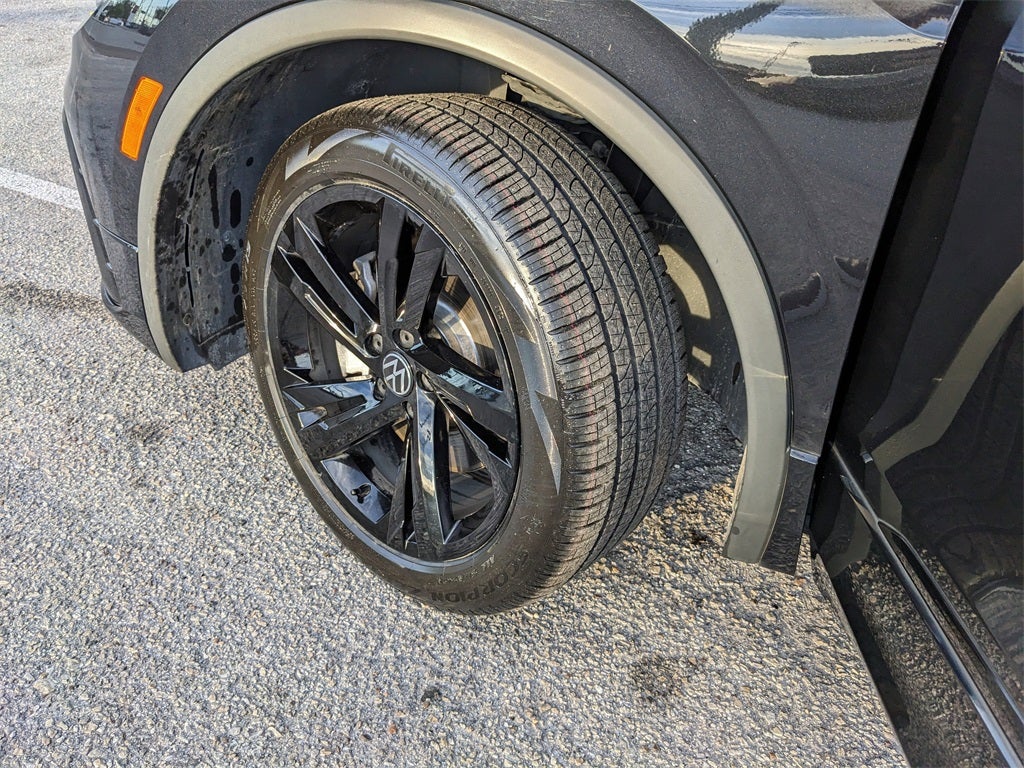 2023 Volkswagen Tiguan 2.0T SE R-Line Black