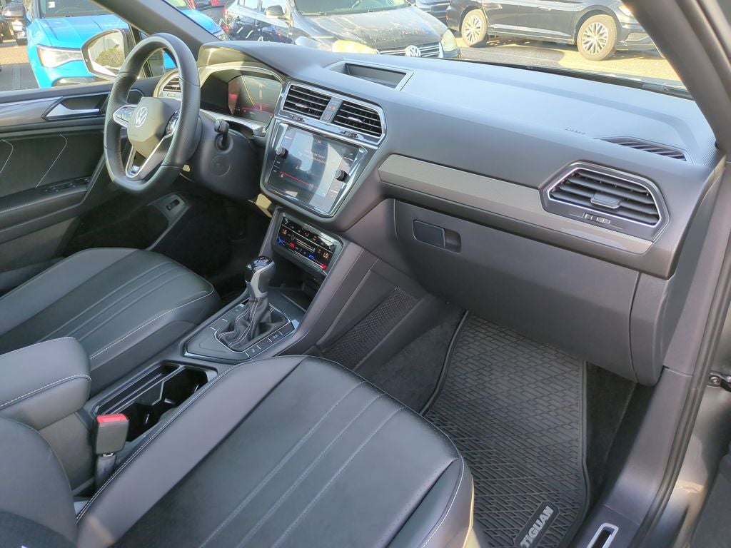2024 Volkswagen Tiguan 2.0T SE R-Line Black