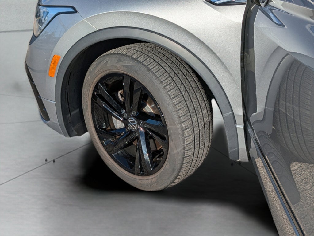 2023 Volkswagen Tiguan 2.0T SE R-Line Black