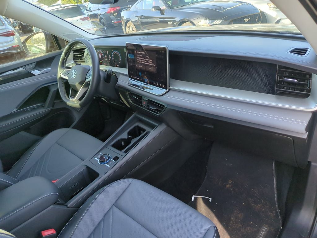 2025 Volkswagen Tiguan 2.0T SE